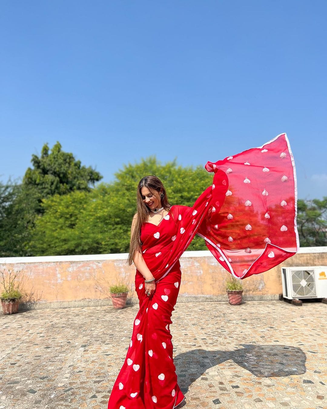 1 MIN READY TO WEAR SAREE IN IMPORTED GEORGETTE WITH HEAVY BLOUSE