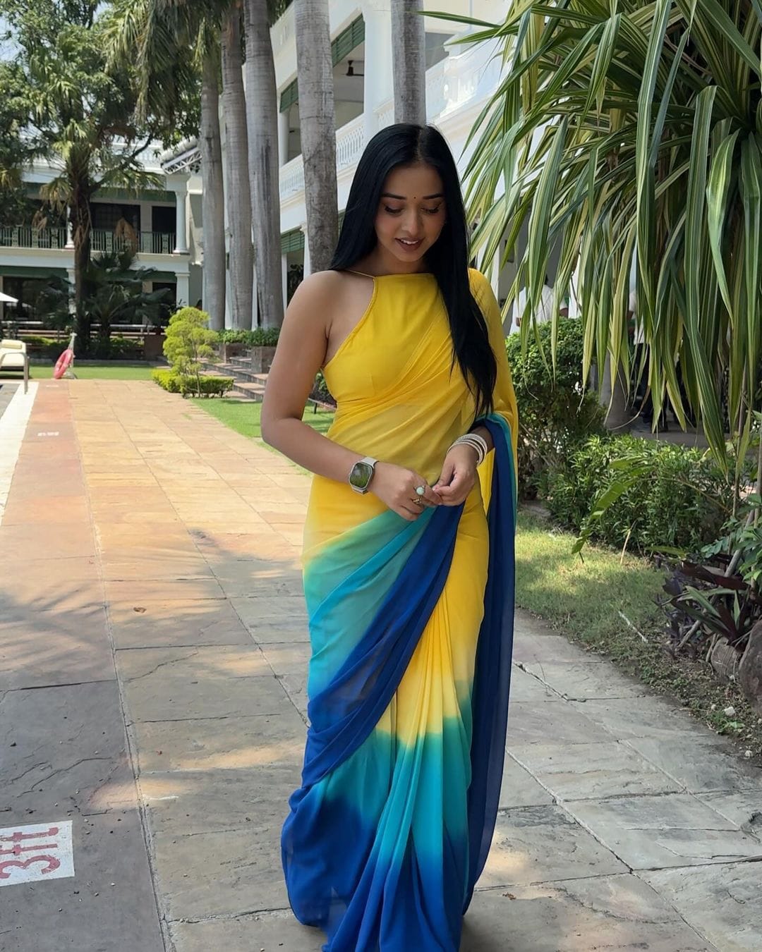 1 MIN READY TO WEAR SAREE IN IMPORTED GEORGETTE WITH BLOUSE