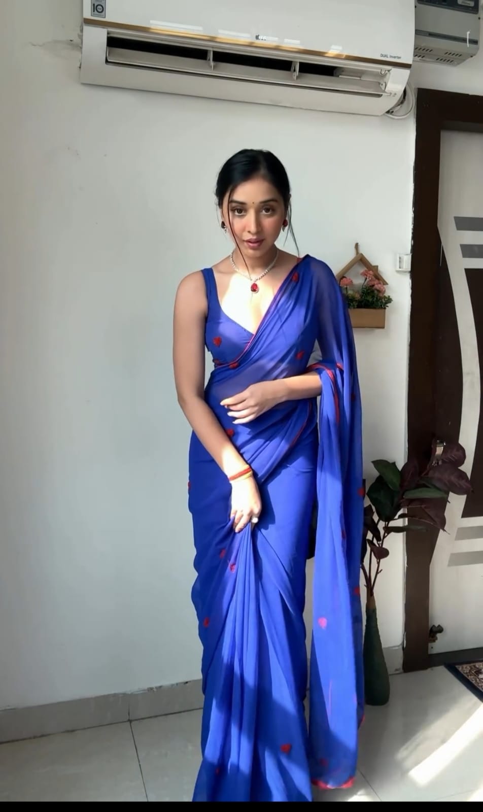 1 MIN READY TO WEAR SAREE IN PURE SOFT GEORGETTE WITH BLOUSE