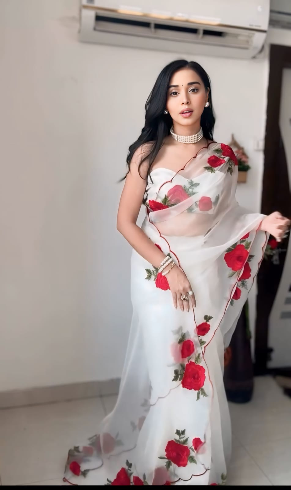 1 MIN READY TO WEAR SAREE IN PURE SOFT ORGANZA WITH BLOUSE