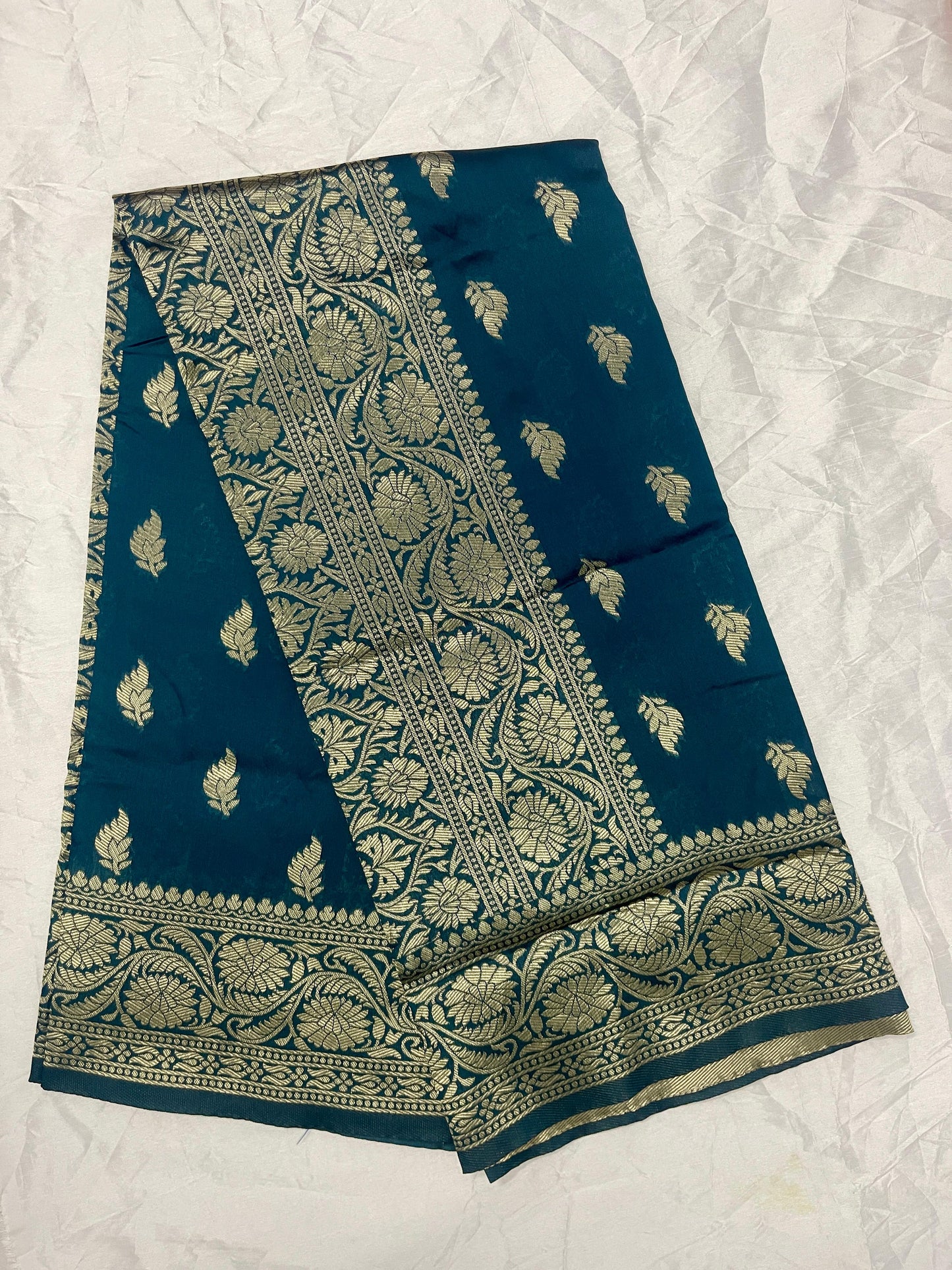 Pure Kanjivaram Silk Saree With Zari Border And Rich Pallu