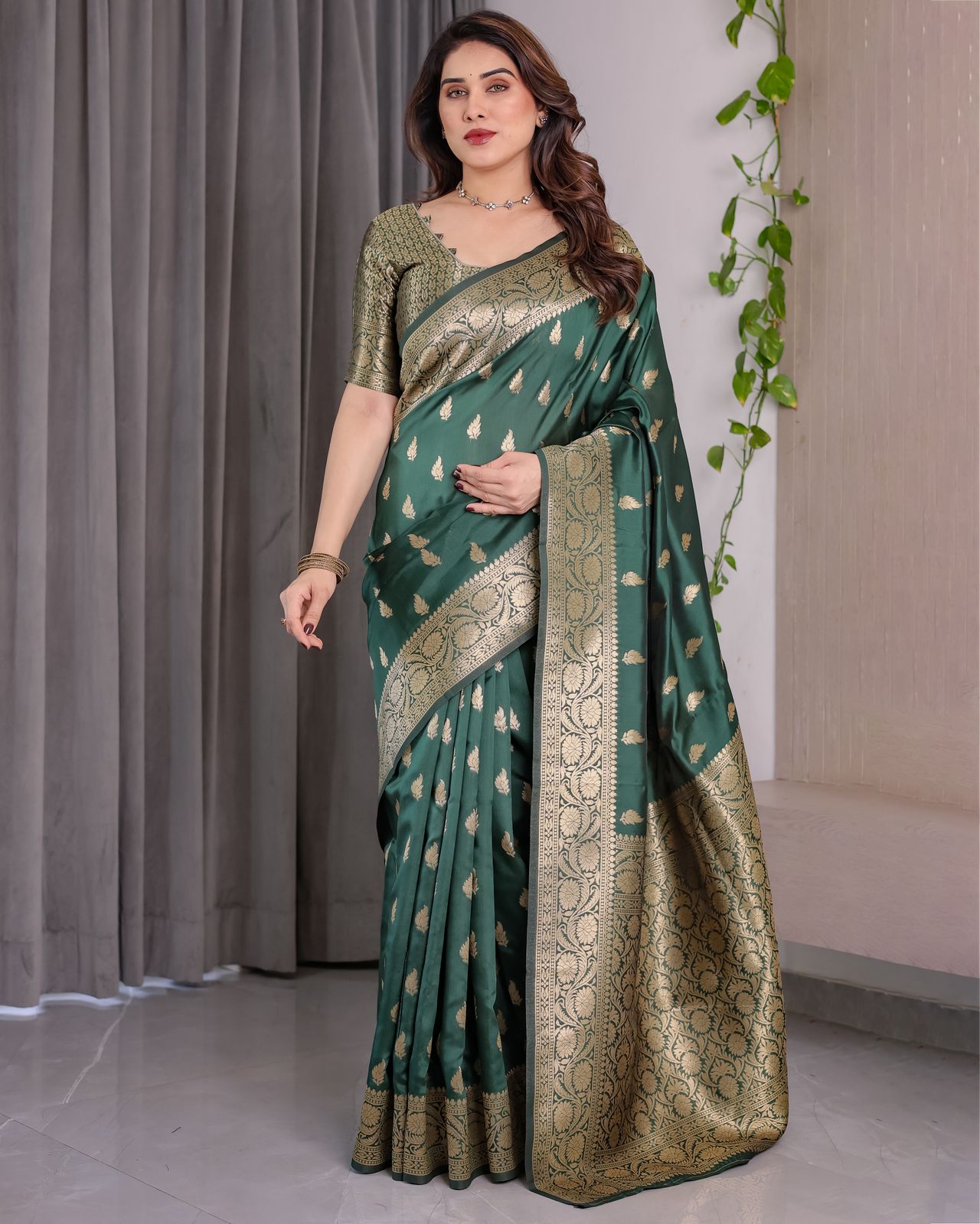 Pure Kanjivaram Silk Saree With Zari Border And Rich Pallu