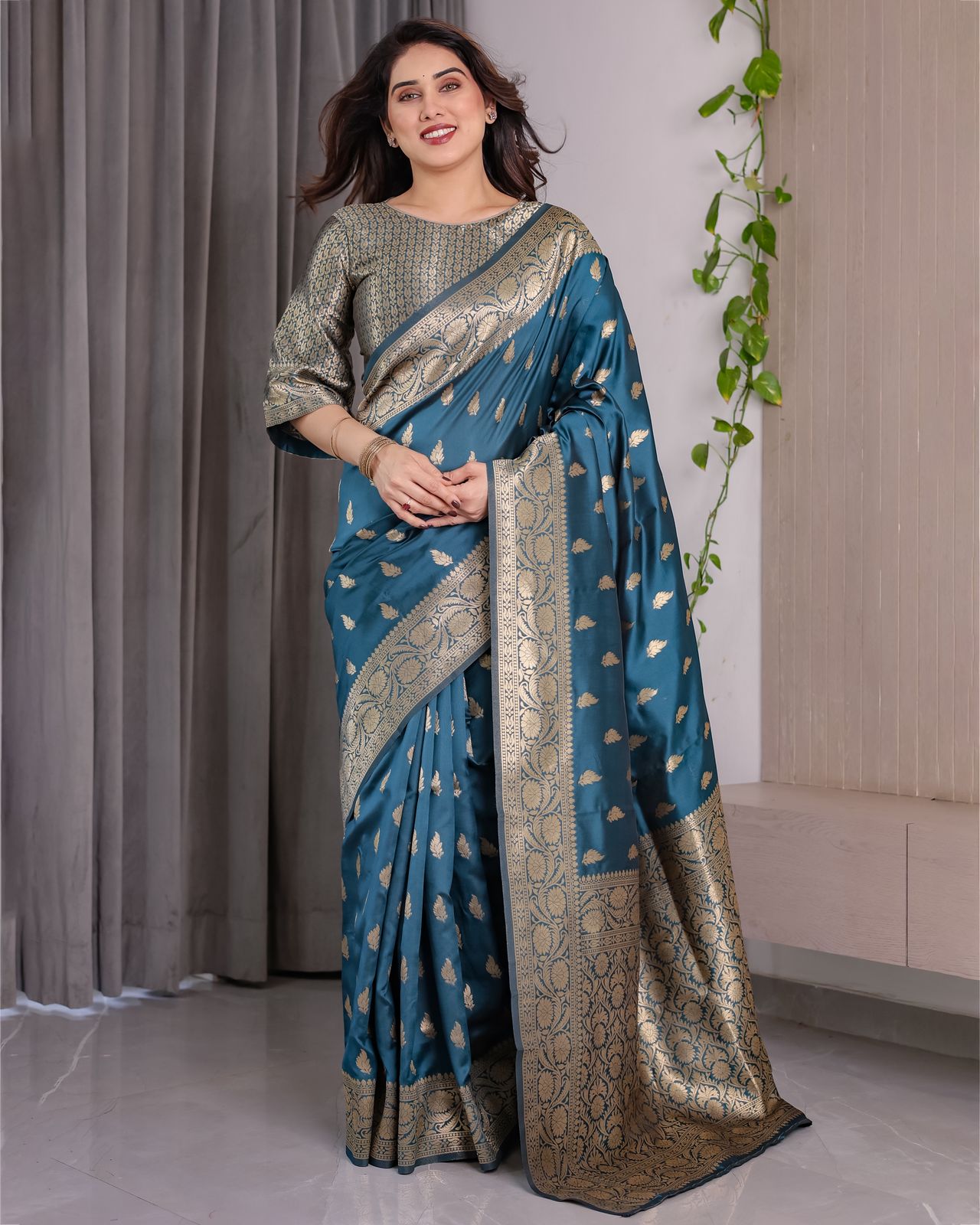 Pure Kanjivaram Silk Saree With Zari Border And Rich Pallu