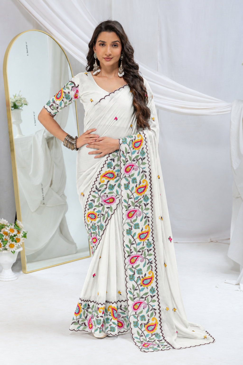 ELEGANT EMBROIDERED SAREE WITH FLORAL & PAISLEY WORK AND DESIGNER BORDER