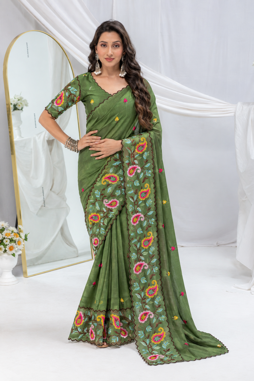 ELEGANT EMBROIDERED SAREE WITH FLORAL & PAISLEY WORK AND DESIGNER BORDER