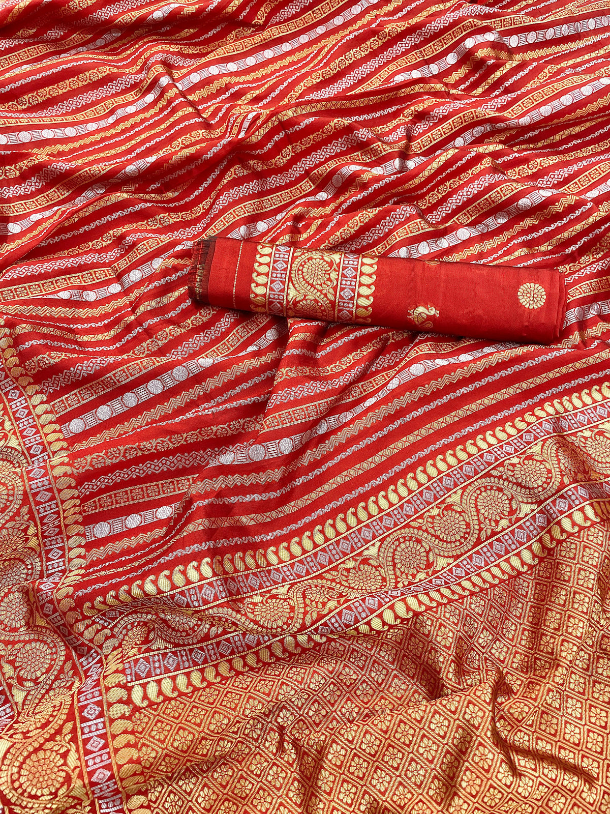 KANJIVARAM RICH PALLU AND JACQUARD WORK ON ALL OVER THE SOFT SILK SAREE