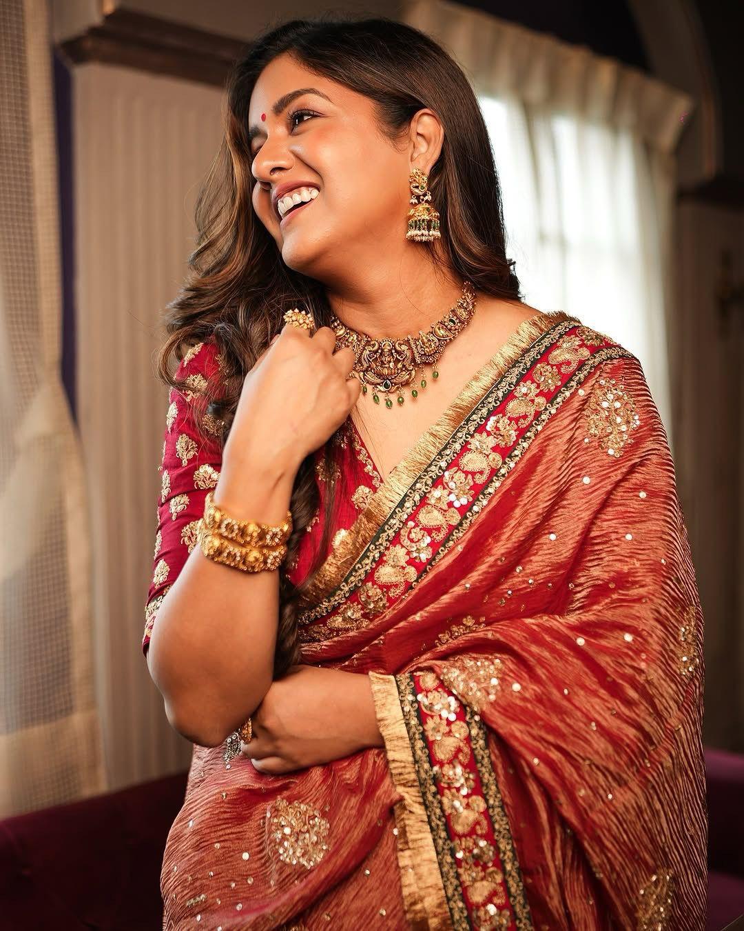 BEAUTIFUL PARTY WEAR MAROON COLOR SOFT CRUSH FABRIC SAREE
