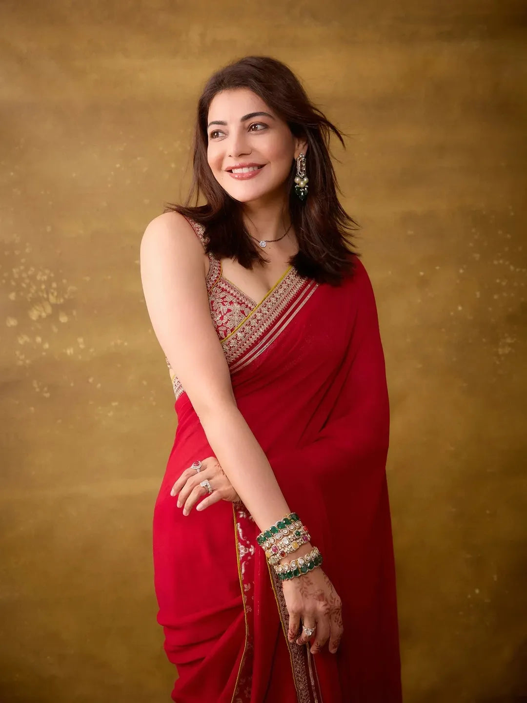 EXCELLENT RED RANGOLI SILK SAREE WITH INIMITABLE BLOUSE PIECE