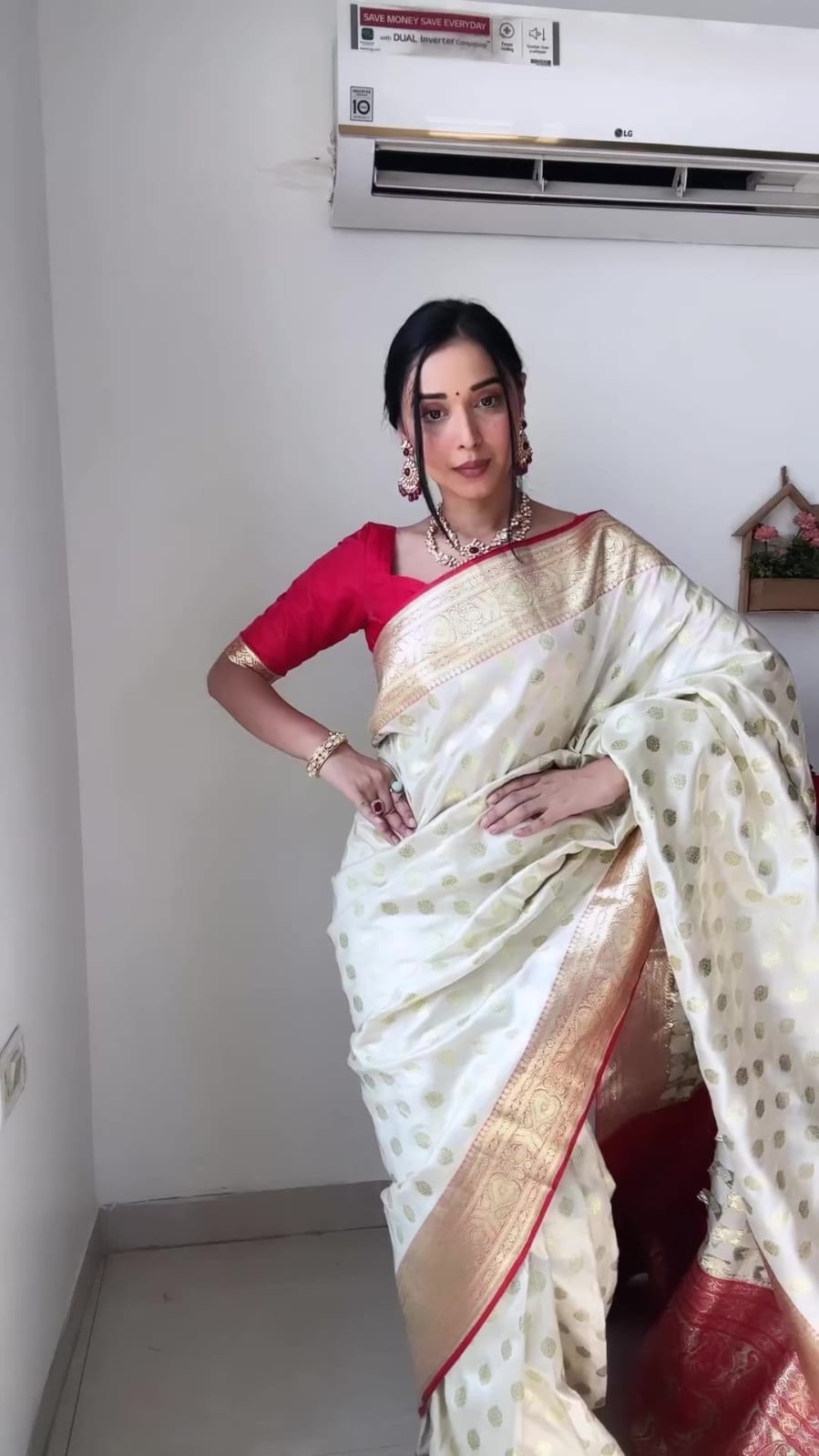 1 MIN READY TO WEAR  SAREE IN SOFT LICHI SILK  WITH BLOUSE