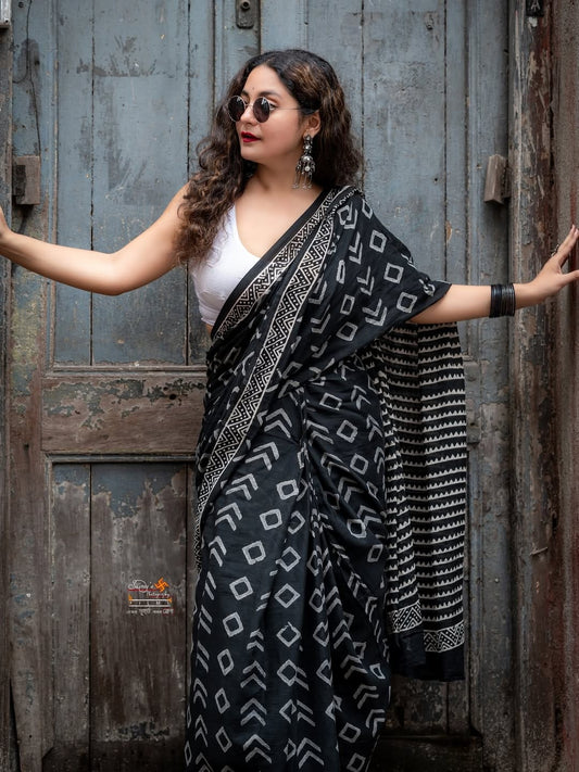 1 MIN READY TO WEAR BLACK MUL COTTON DIGITAL PRINTED SAREE WITH POCKET