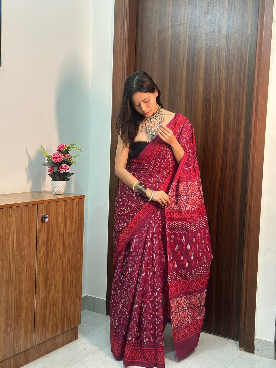 1 MIN READY TO WEAR DARK PINK MUL COTTON DIGITAL PRINTED SAREE WITH POCKET
