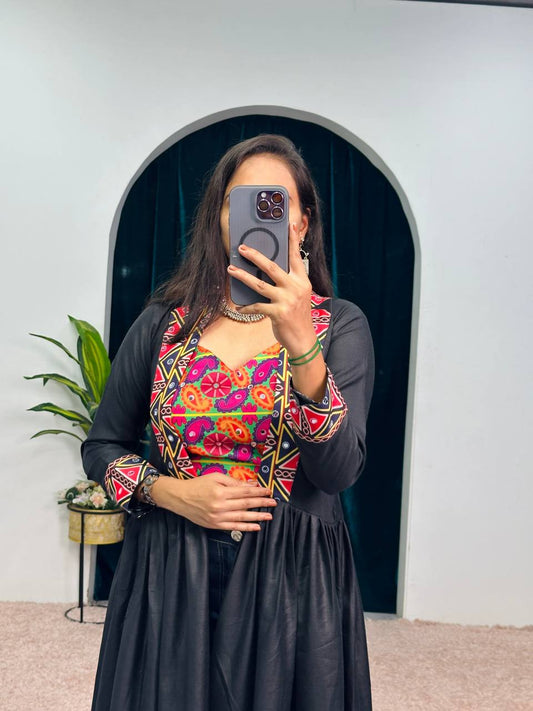 TRENDING SHRUG ON FAUX GEORGETTE WITH BANDHANI PRINT