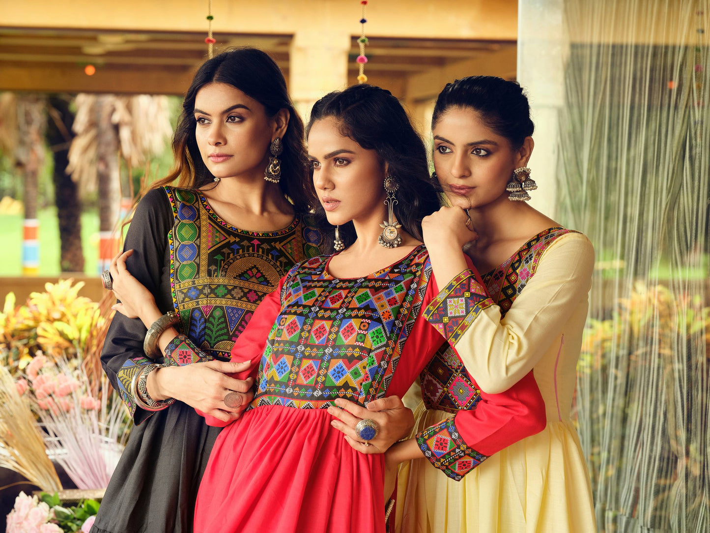 PURE COTTON FABRIC, GAMTHI JACQUARD WEAVING NACK AND LACE BORDER
