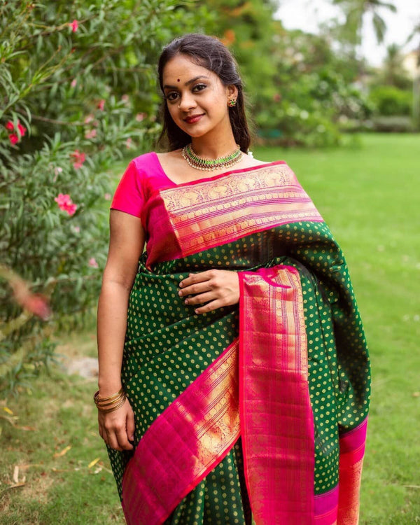 Pure Kanjivaram Pattu Jacquard Silk Saree With Blouse