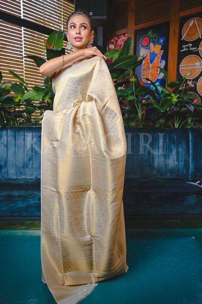 Off White Kanjeevaram Silk Saree For Wedding Look