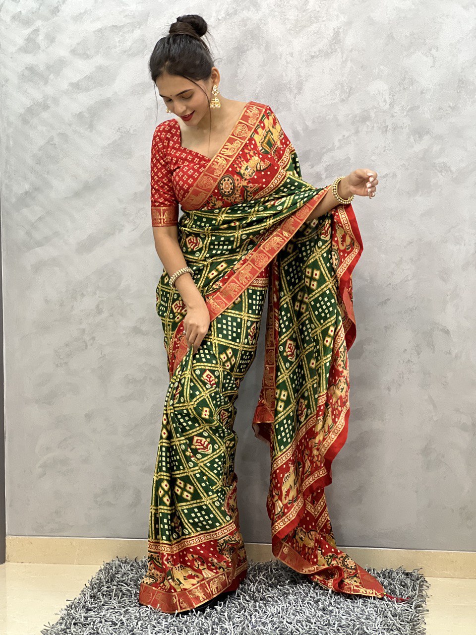1-Min Ready To Wear Green Saree In Beautiful Rich Pallu